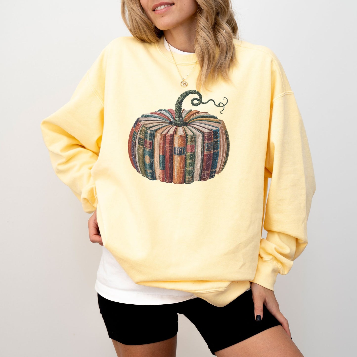 Book Pumpkin Sweatshirt – Cozy Fall Comfort Colors® Crewneck for Book Lovers