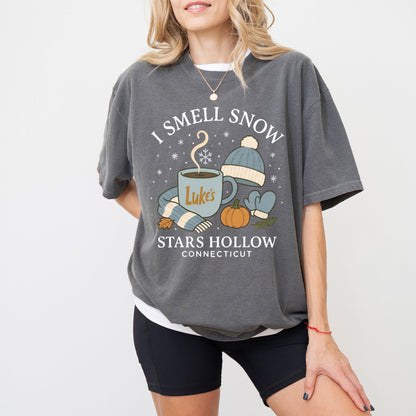 Comfort Colors® I Smell Snow Stars Hollow Graphic Tee – Cozy Winter T-Shirt