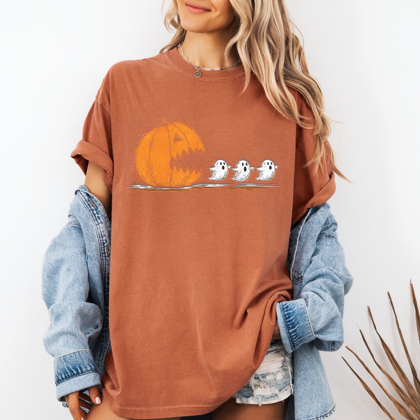 Pumpkin Ghost Chase Halloween T-Shirt