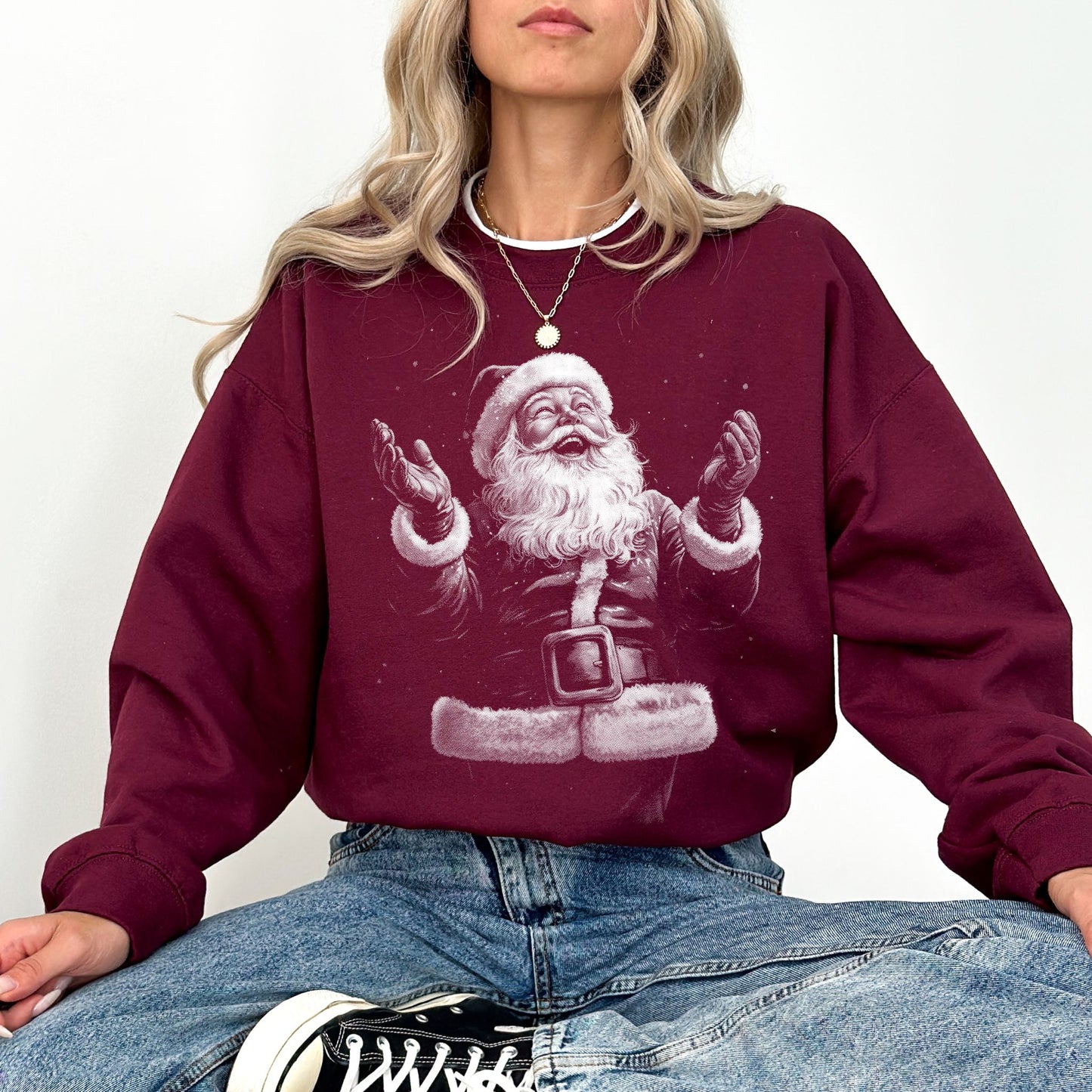 Retro Santa Sweatshirt – Vintage Christmas Graphic Pullover